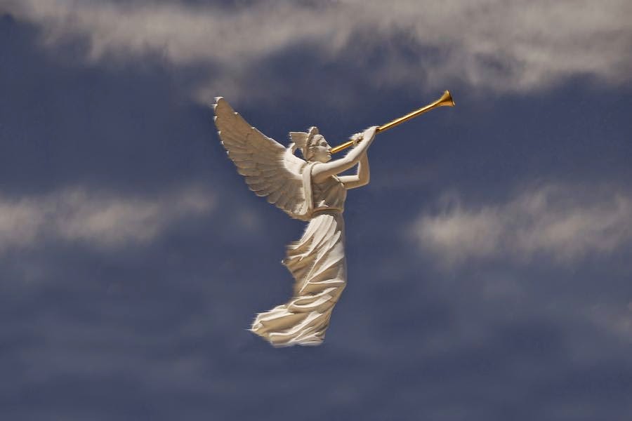 angel_and_trumpet