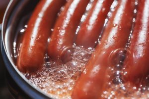 Learn-To-Boil-Hot-Dogs-in-5-Easy-Steps-e1612204799455