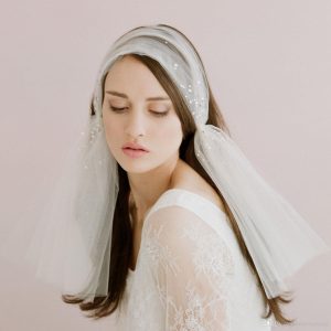 vintage-wedding-veils-with-hair-pieces-shoulder