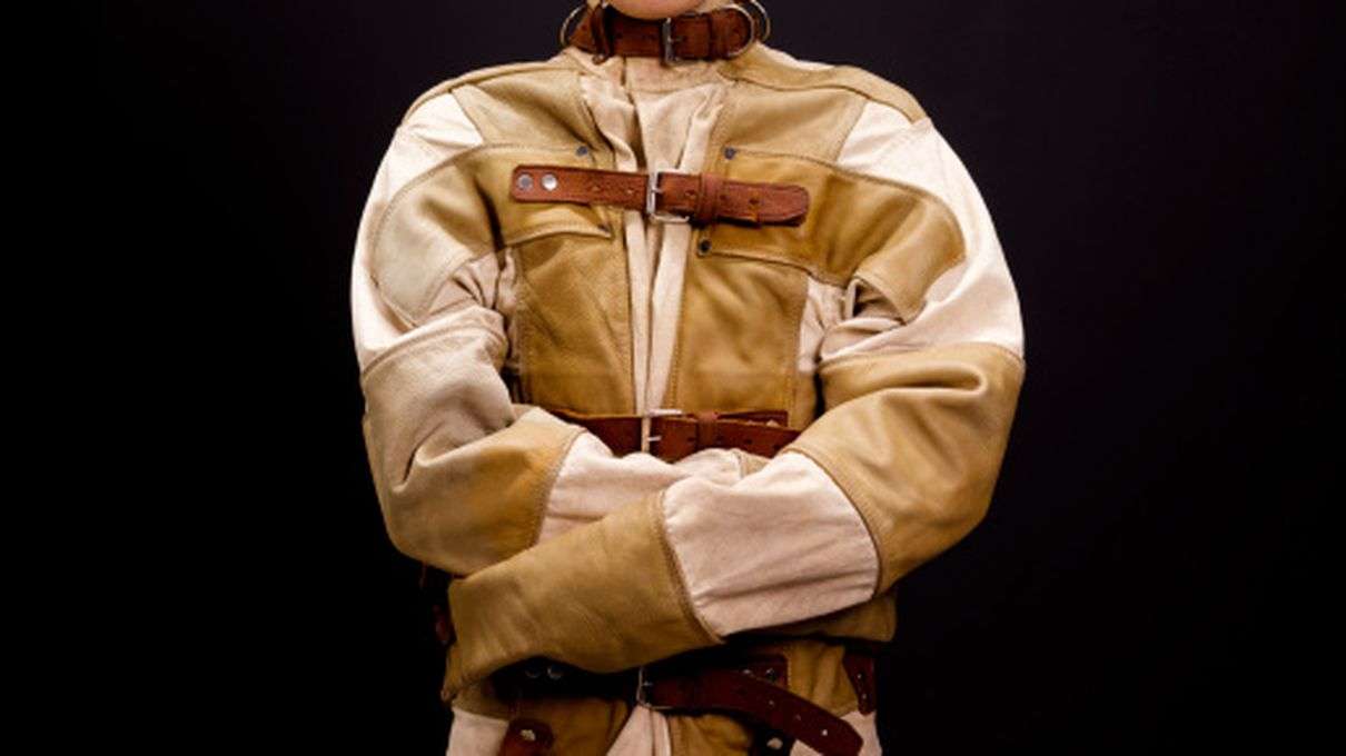 STR JKT STR JKT